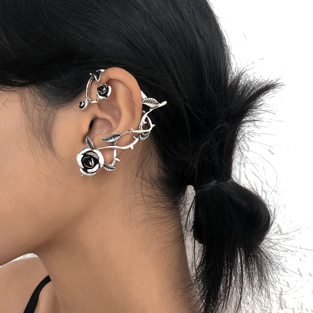 ROSE EAR ORNAMENT
