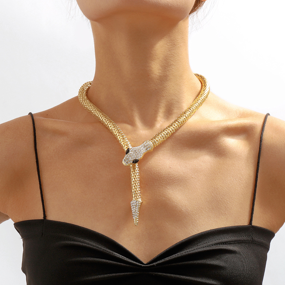 SNAKE NECKLACE 1